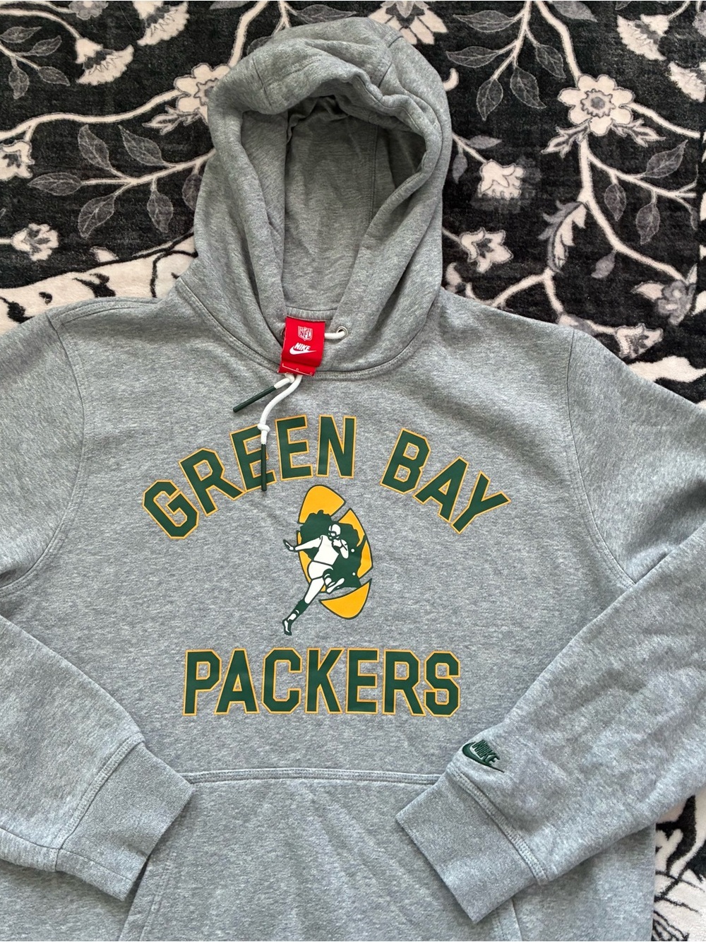 000 - NIKE x NFL GREEN BAG PACKERS FOOTBALL RETRO GRAPHIC SWEATSHIRT HOODIE